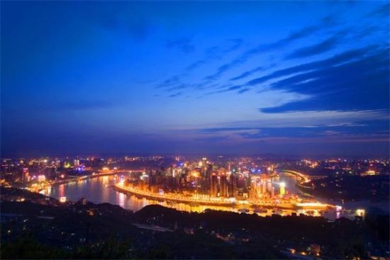 重庆，美食、友情与家的温馨日常故事